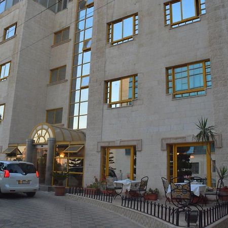 Capri Hotel Suites Amman Eksteriør bilde